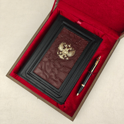 Набор "Ежедневник "Герб РФ" (триколор) из натуральной кожи со съемной обложкой и ручкой"