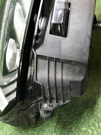 Фара правая Geely Tugella (2019-2024) LED