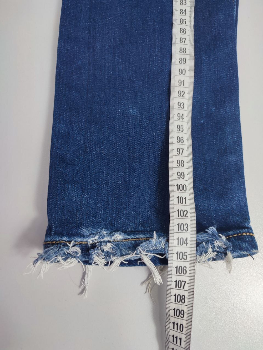 Джинсы Jilida с потертостями 44 размер