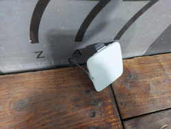 Заглушка буксировочного крюка переднего бампера Renault Logan 2 14-22 Б/У Оригинал 511809357R