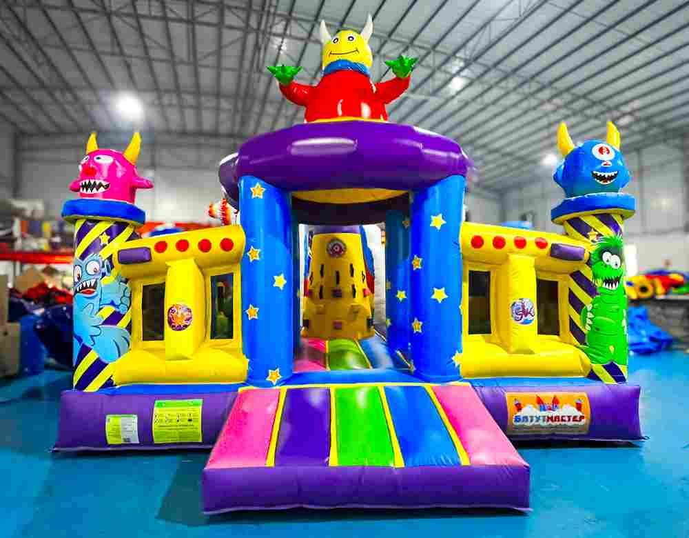 Коммерческий батут "Космические зверята" 10*5*6 м