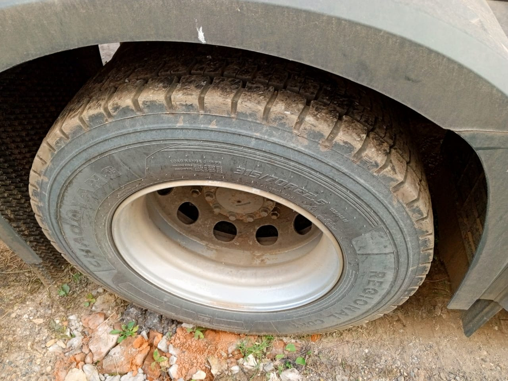 HONGYAN 908 6x4 Седельный тягач CQ4266HV56 (Дизельный, 12.9 л, 557 л.с. МТ)