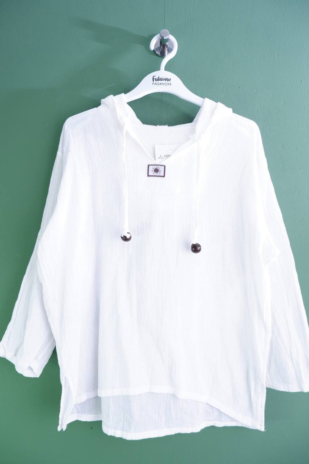 Рубашка тоненькая, идеально для первых дней на море на рост 128-134 или 8-9 лет