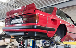 BMW E30 IS Задняя накладка на ВП (Реплика "Стекловолокно")