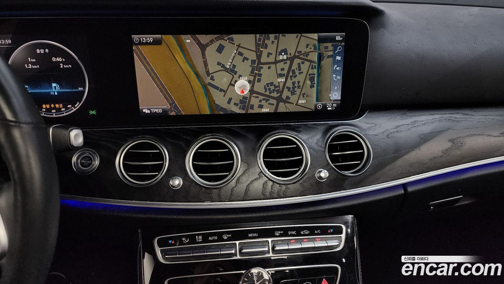Mercedes-Benz E-Class W213 E300 4MATIC Avangarde (08.2019)