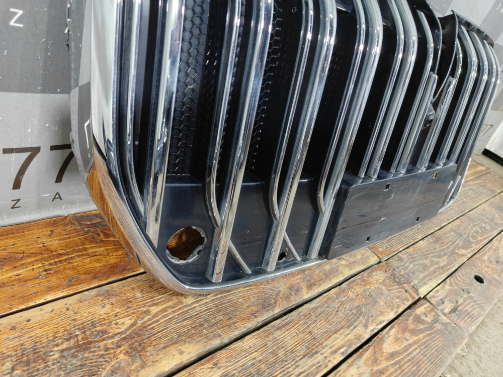 Решетка радиатора Voyah Dream 21-нв Б/У Оригинал 280328005JK02