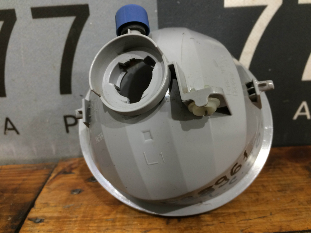 ПТФ передняя левая Toyota Land Cruiser 200 12-15 Б/У Оригинал 8122060100