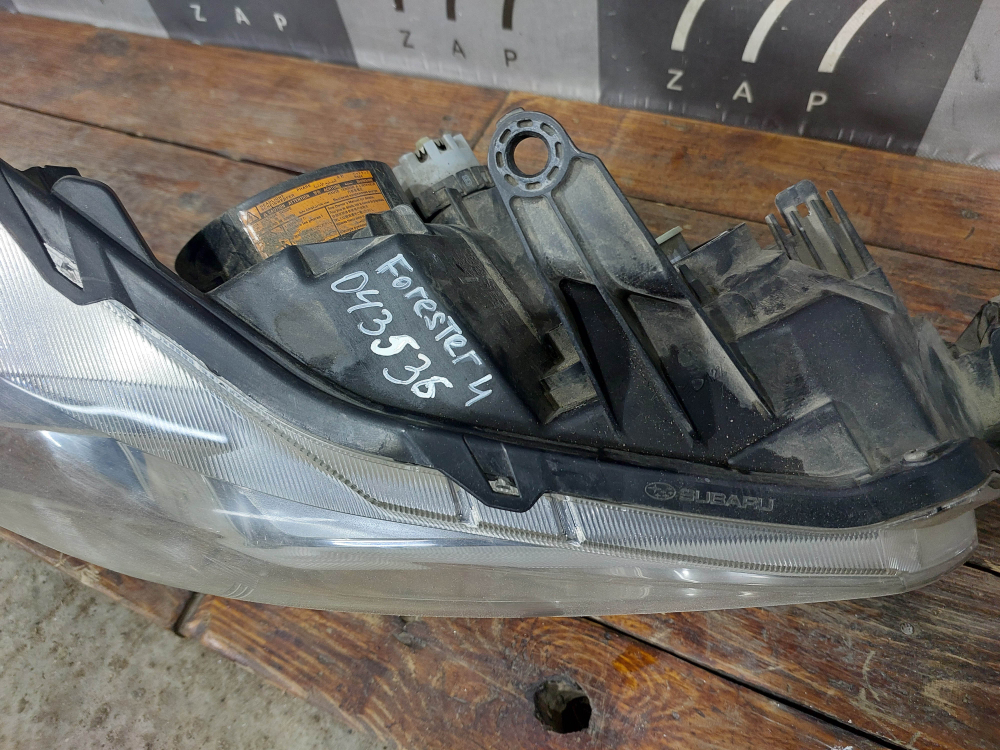 Фара правая ксенон Subaru Forester 4 (SJ/S13) 12-16 Б/У Оригинал 84002SG020
