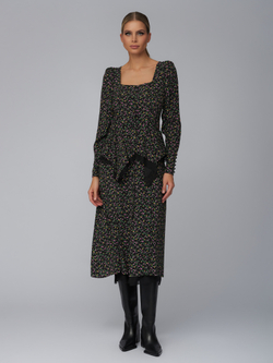 Черное платье в мелкий цветок