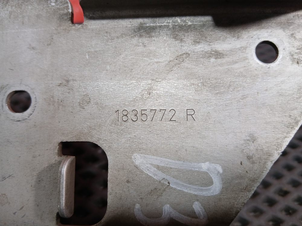 Замок капота правый 2019г.