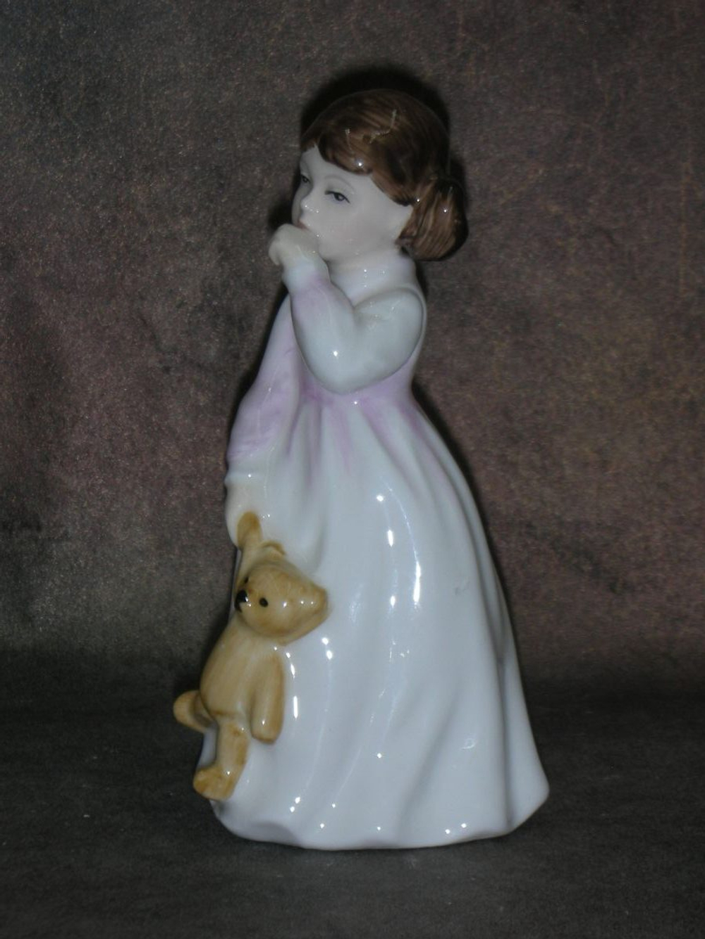 Статуэтка. Фарфор. Папина дочка. Royal Doulton. Англия
