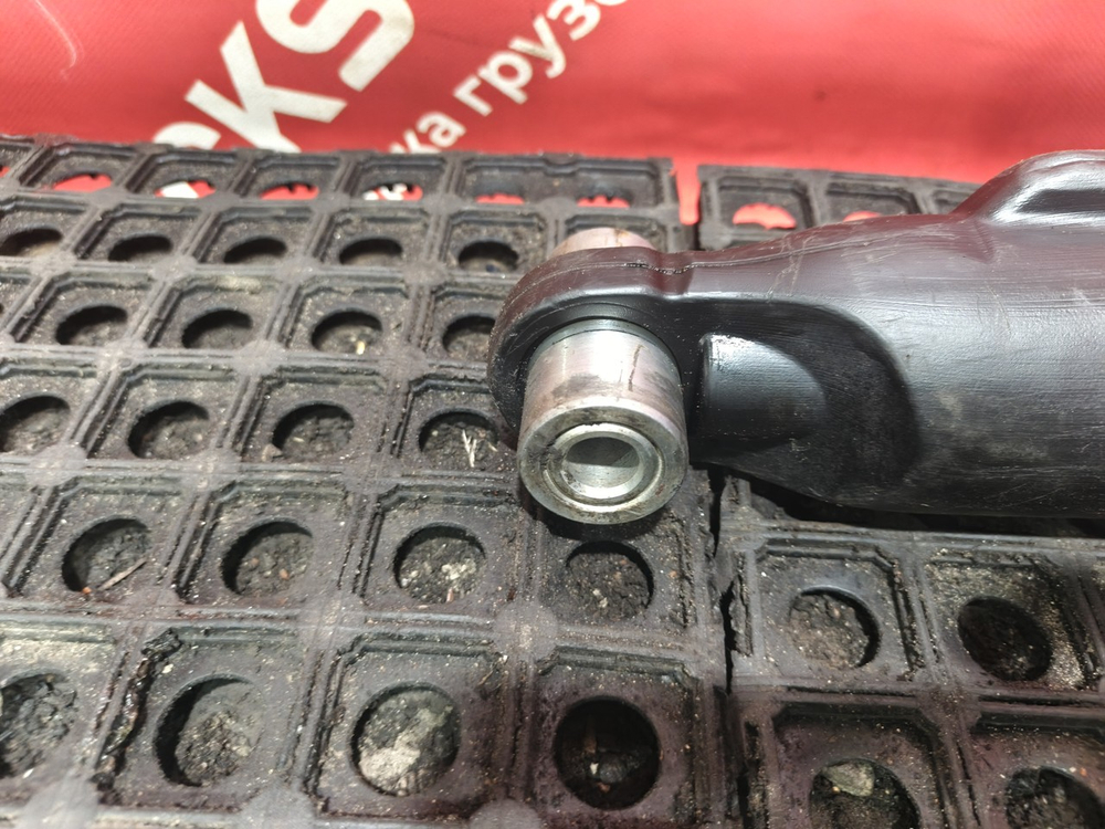 Цилиндр подъема кабины 2023г.