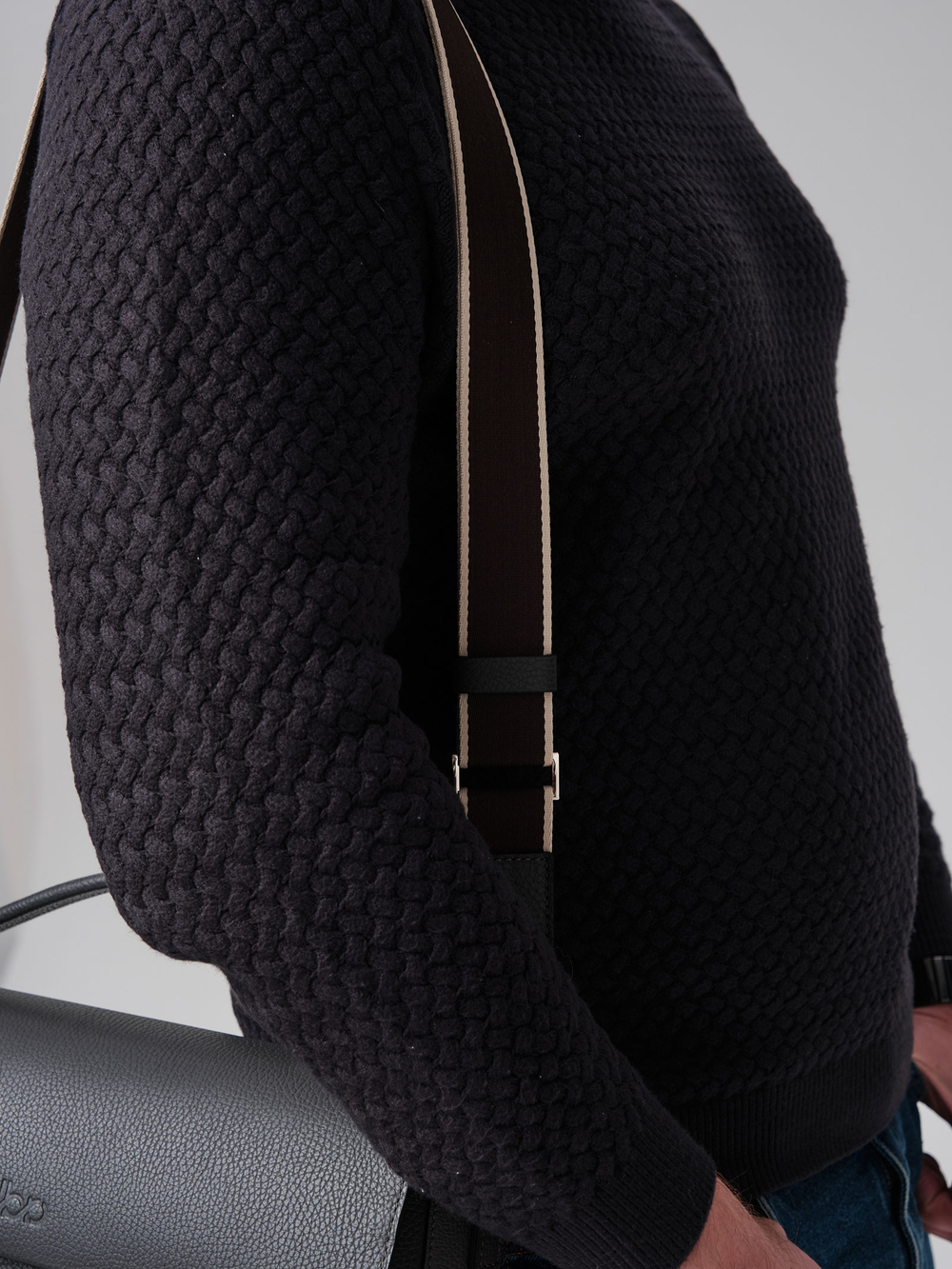 Мужская кожаная сумка Levi DBR 7115 темный лес