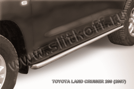 Пороги из нержавейки Toyota Land Cruiser 200 (2007-2012) d42 труба (черный цвет)