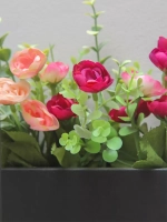 Искусственные цветы на стену в кашпо "Ящик с розочками"