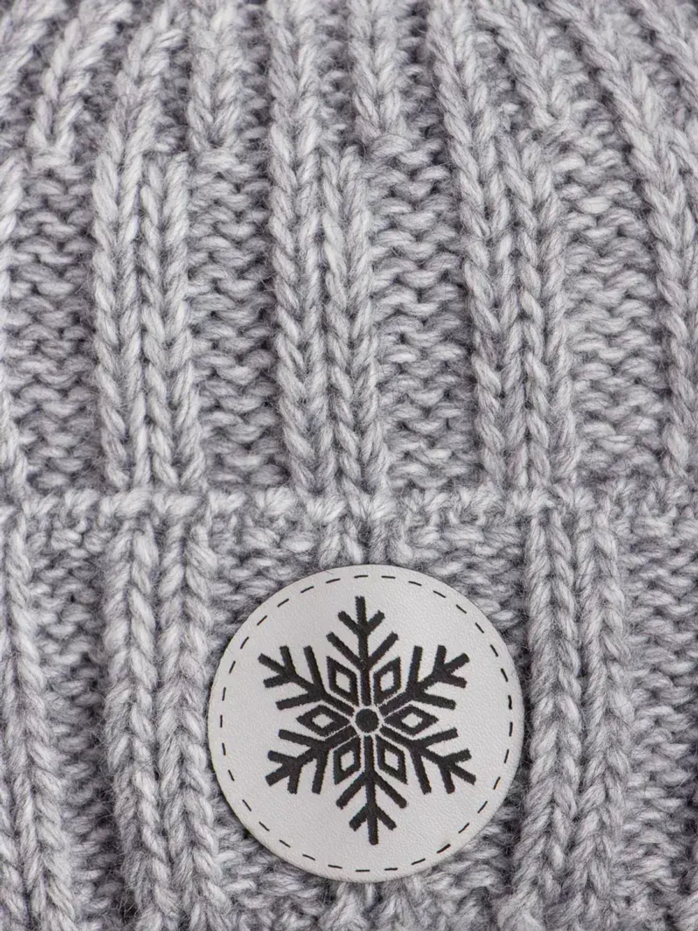 Шапка зимняя вязаная для малышей