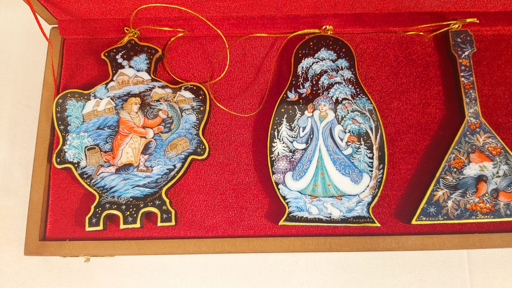 Набор из 4-х ёлочных игрушек  "Русская зима" с росписью Палех