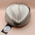 ТАблетка с Вуалью и брошью.