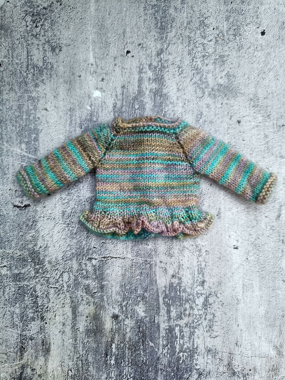 Вязаный пуловер для куклы Паола Рейна 32 см