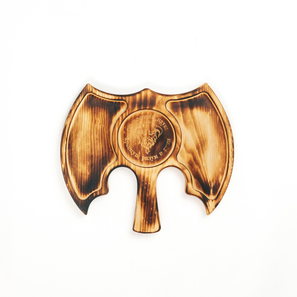 Менажница из кедра для подачи блюд и закусок с гравировкой "От военной науки крепнут разум и руки"