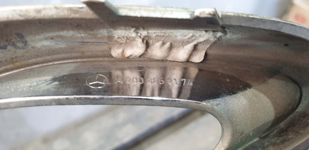 Накладка юбки заднего бампера Mercedes GLS (X166) 15-19 Б/У Оригинал A0008850174