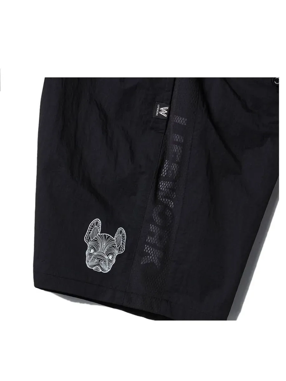 Шорты нейлоновые с сетчатыми полосками