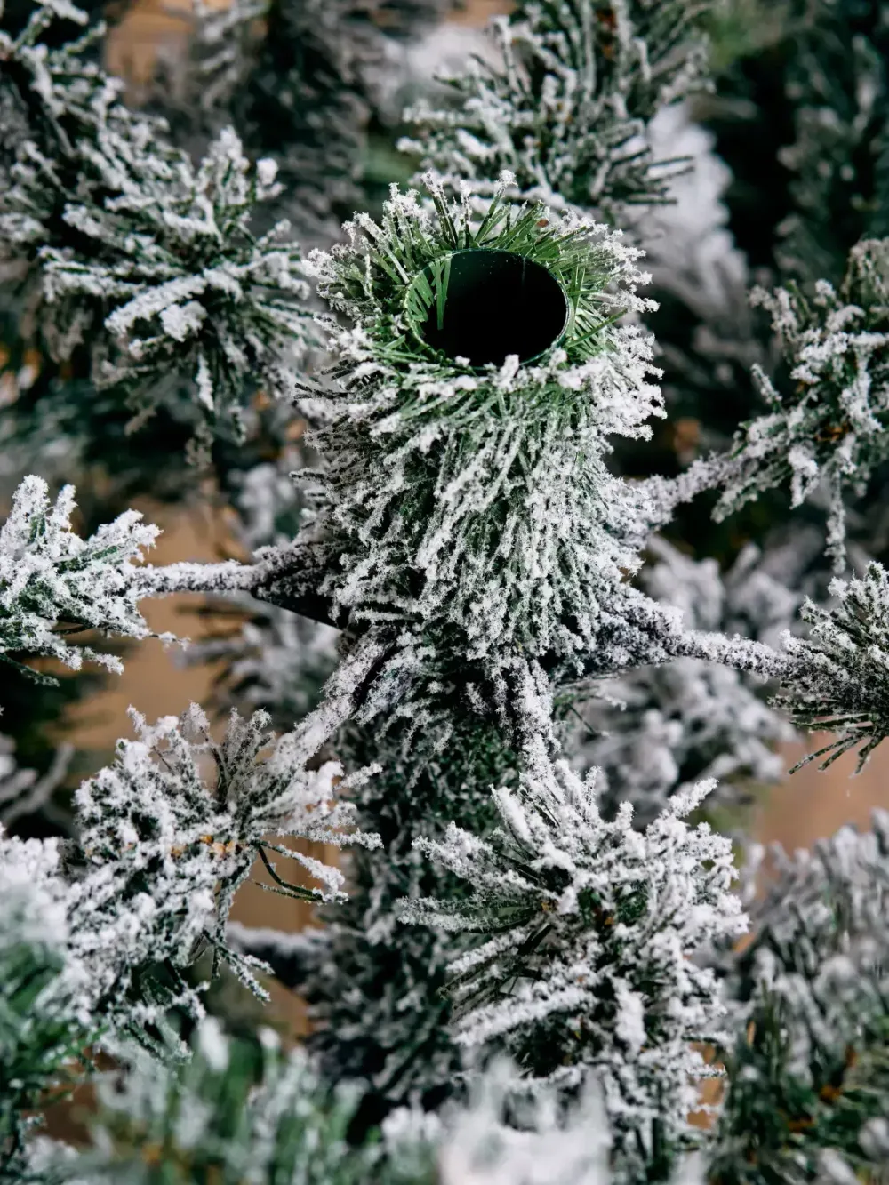 Заснеженная елка с шишками «ile Grande» (Литая+пвх) 180 см / 1,8 м