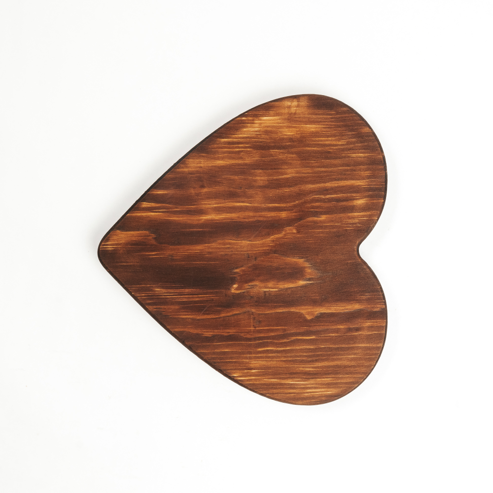 Деревянная менажница из кедра для подачи блюд и закусок "Сердце"