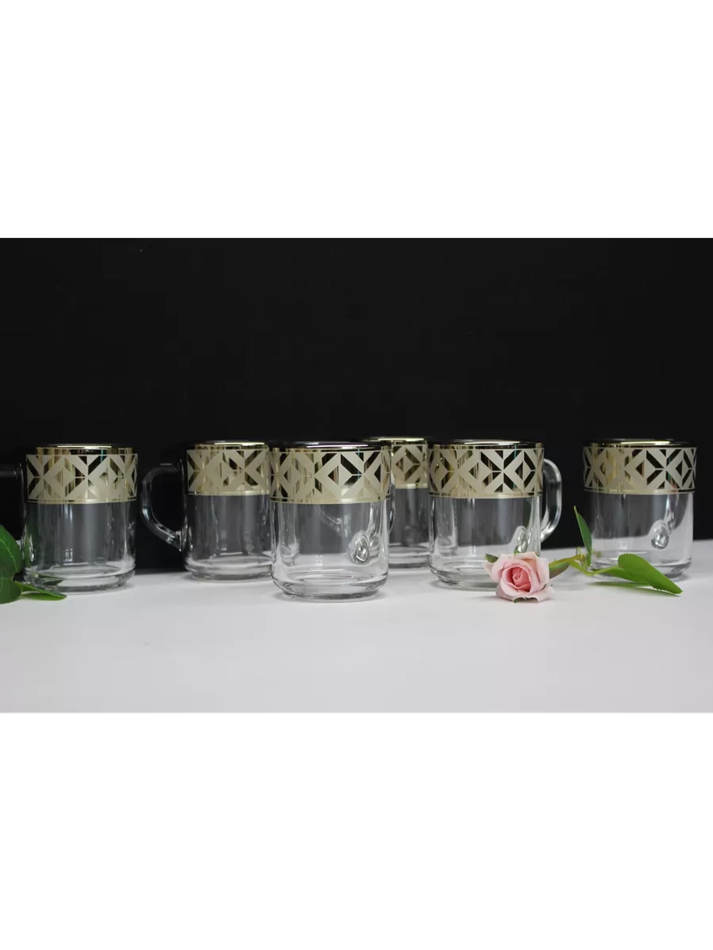 Набор кружек для чая и кофе.