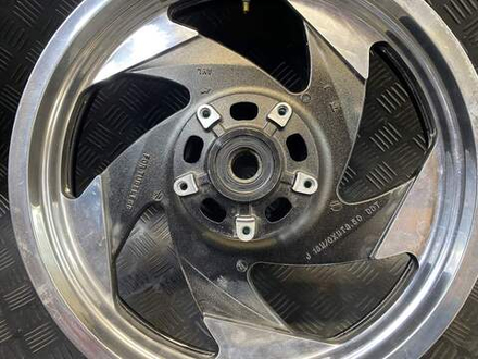 Колесо переднее Suzuki M109R 053443