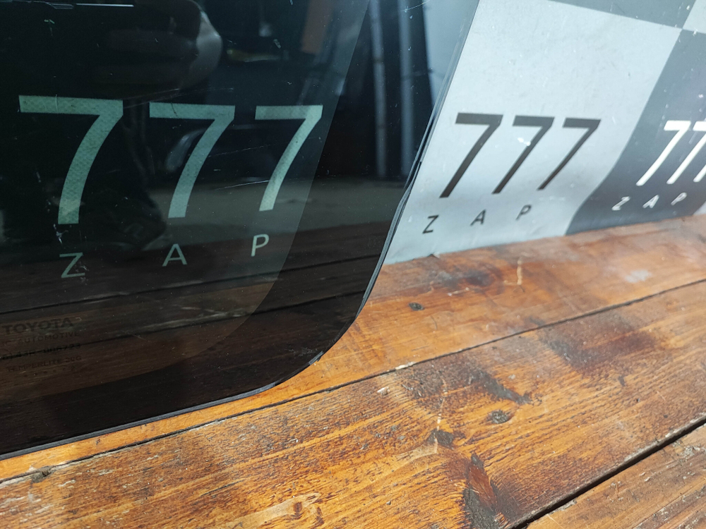 Стекло багажника правое Toyota RAV4 V (XA50) 18-нв Б/У Оригинал  627100R120