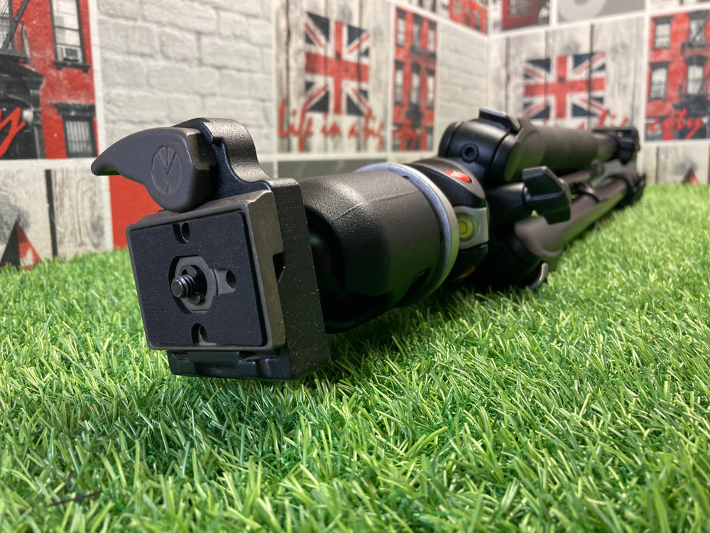 Manfrotto 190XPROB + голова 486RC2