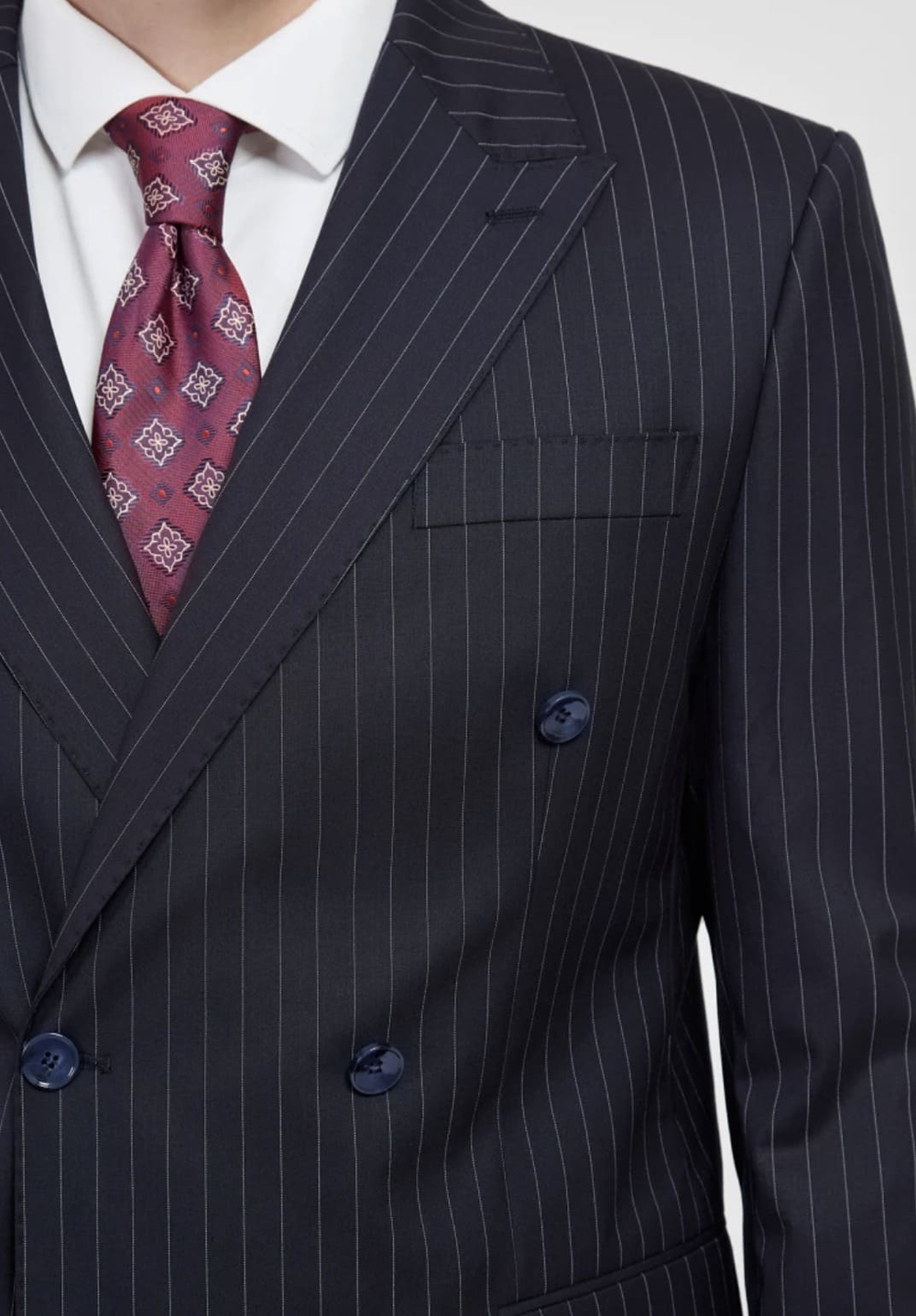 Мужской двубортный костюм в полоску (синий) А34