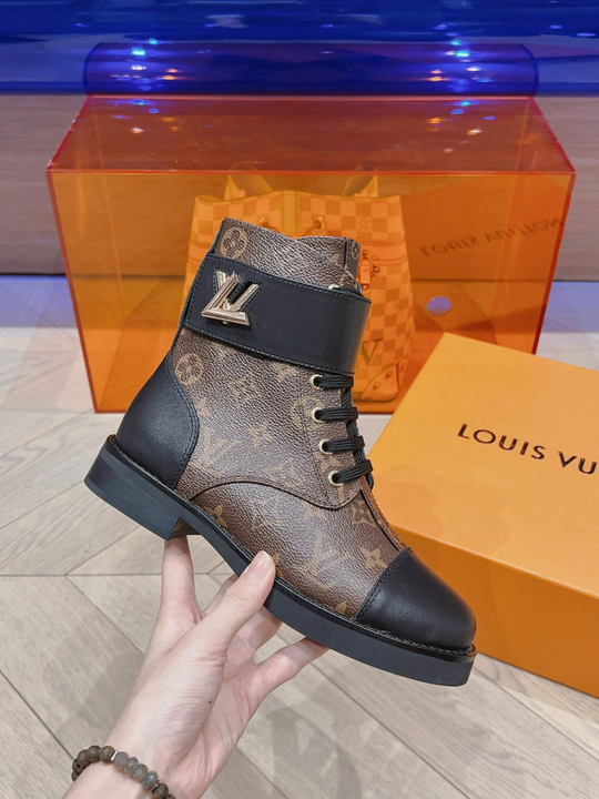 Louis Vuitton Wonderland Flat Rangers