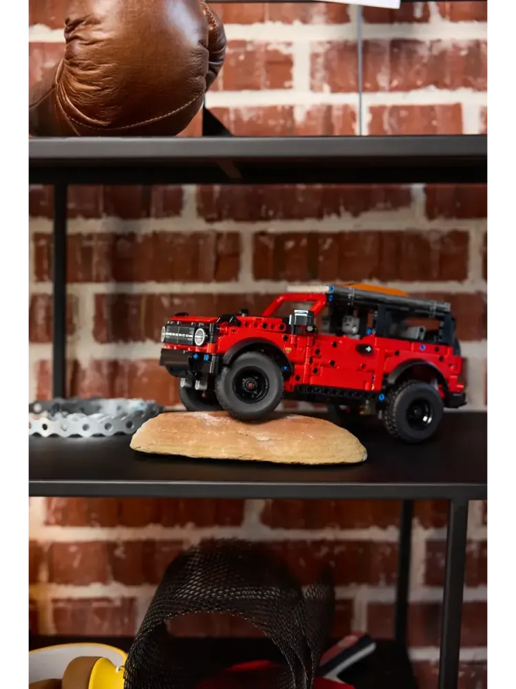 Конструктор Technic 42213 Внедорожник Ford Bronco