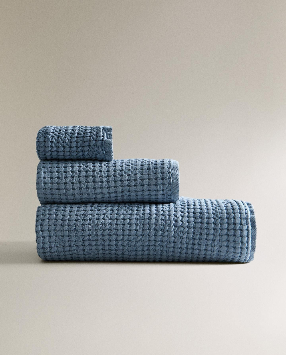 Zara Home - Толстое банное полотенце с вафельной текстурой, синий, 30х50 см