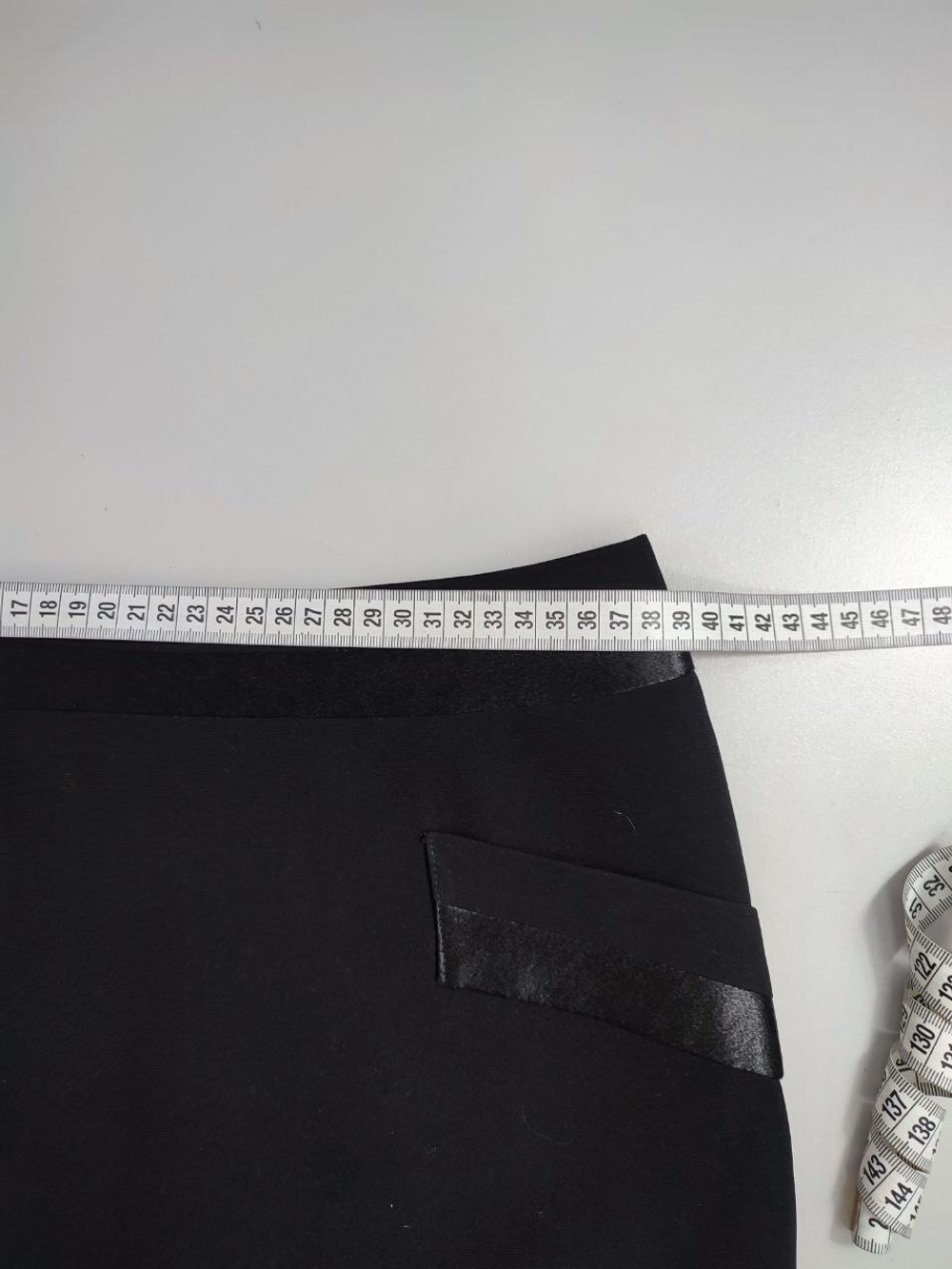 Юбка La`reine черная красивая 46 размер