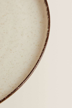 ZARA HOME ФАРФОРОВАЯ ОБЕДЕННАЯ ТАРЕЛКА С ОБОДКОМ ПОД СТАРИНУ, ЭКРЮ