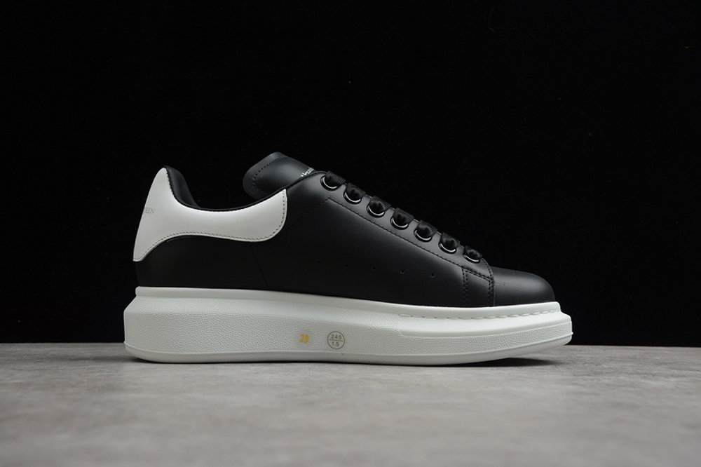 Alexander McQueen Oversized Black White