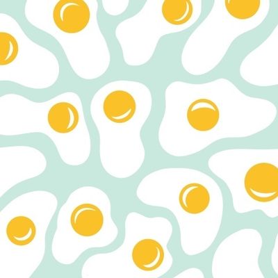 Яичница на голубом фоне