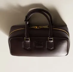 Кожаная сумка Miu Miu Arcadie тёмно-коричневый