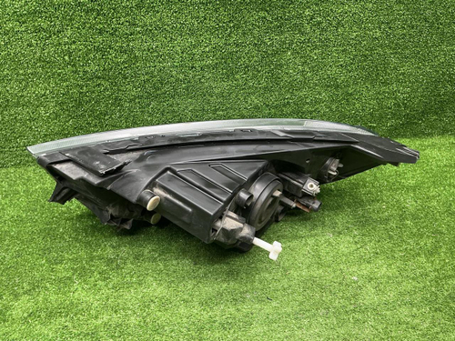 Фара правая Lada Granta (2018-н.в.) галоген