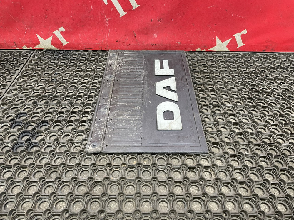 Брызговик крыла