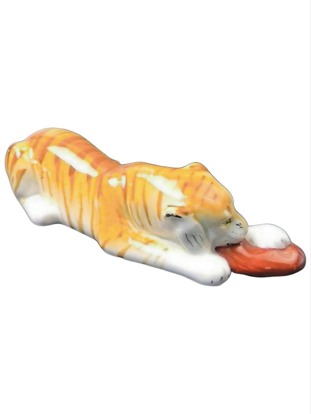 Фарфоровая статуэтка "Тигр с мясом" ЛФЗ