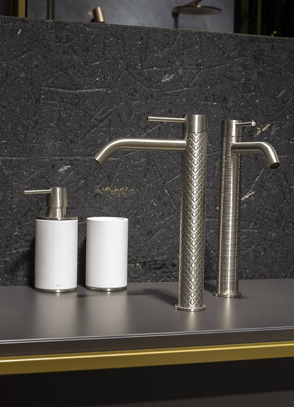 Стакан Gessi 316, настольный, ⌀75х126 мм, цвет White/Black Metal Brushed PVD