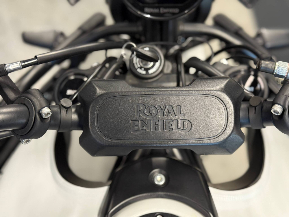 Royal Enfield Himalayan 450 Kamet White (бескамерные шины), 2024 (2 833 км)