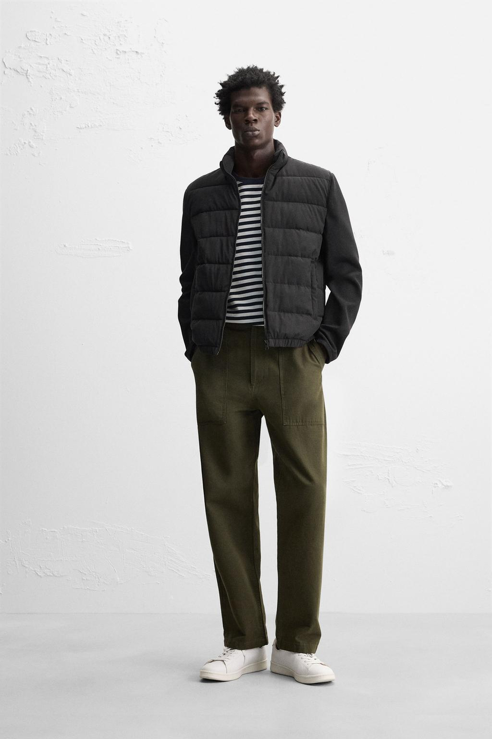 ZARA ОДНОТОННАЯ СТЕГАНАЯ КУРТКА, ЧЕРНЫЙ