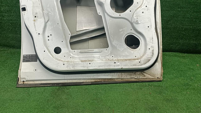 Дверь передняя левая LR Discovery 3 4 (2004-2016)