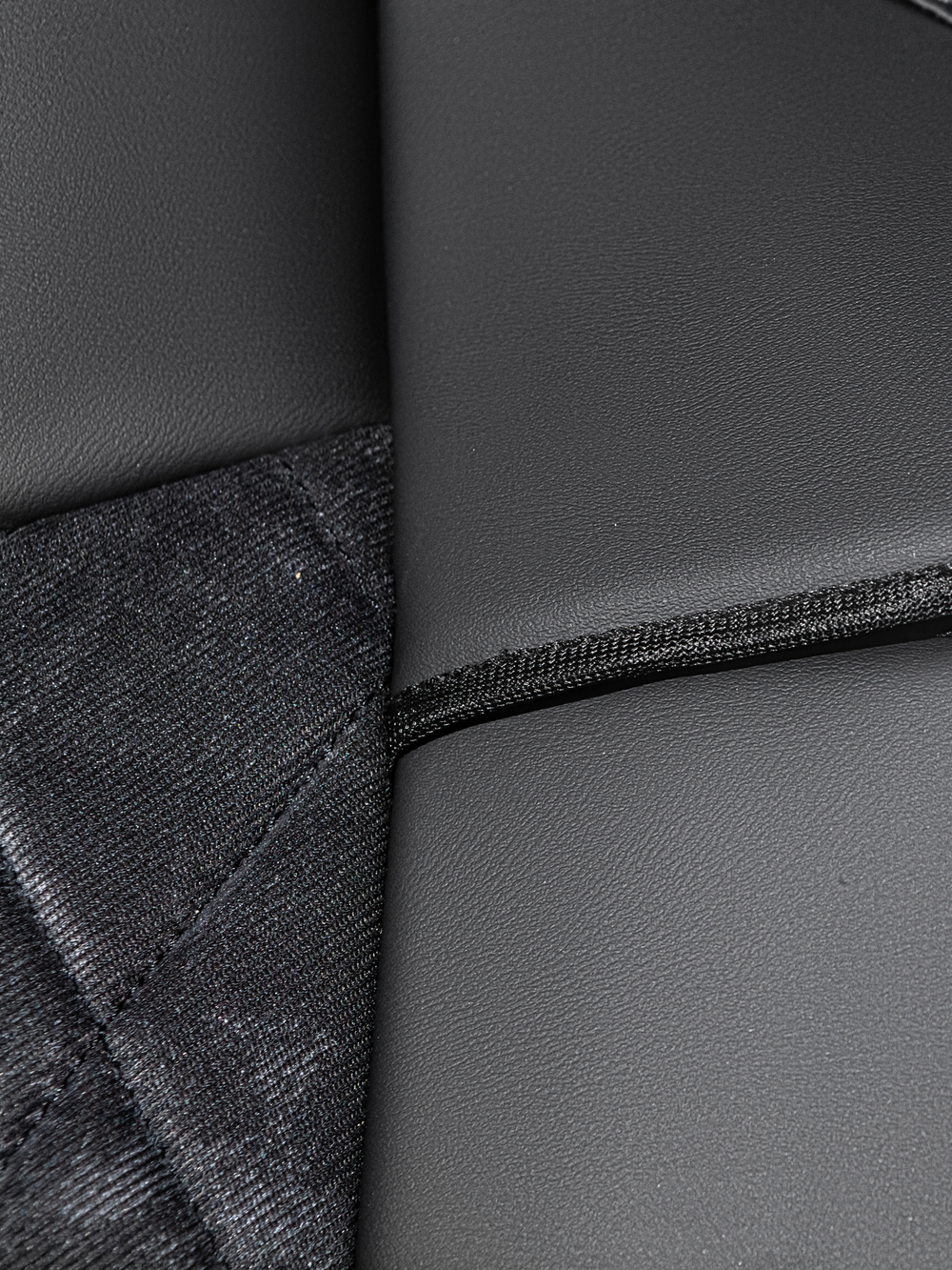 Чехлы Люкс FAW J7 (экокожа, черный, серая вставка)