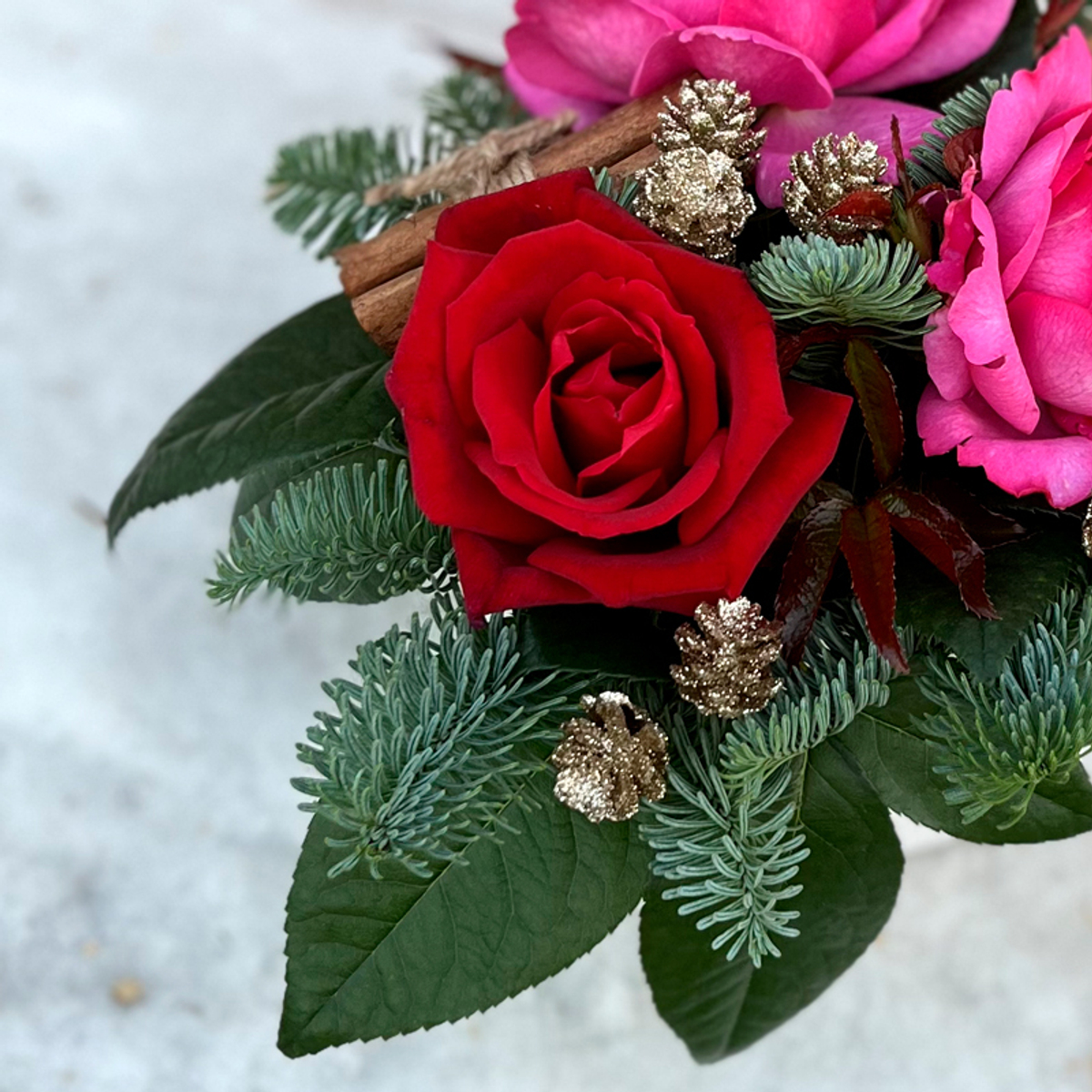 ❄ Рождественская звезда — RoseBox ароматных роз